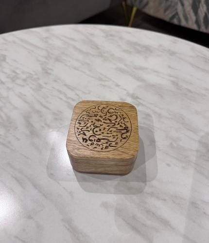 صندوق خشبي صناعة هندية نقش صغير