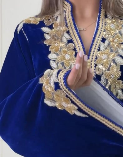 قفطان مخمل مشكوك