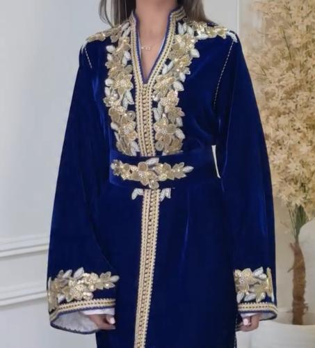 قفطان مخمل مشكوك