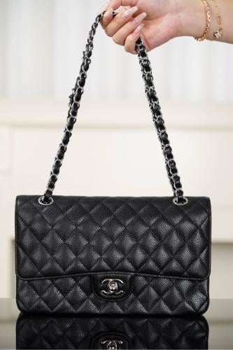 Medium classic flap
