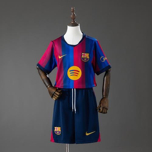 طقم برشلونة الأساسي 26/27