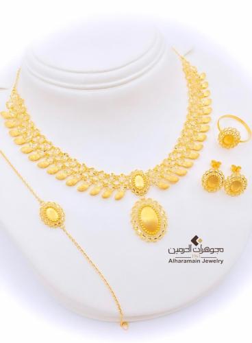 طقم ذهب عيار 21