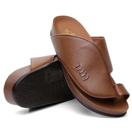 حذاء طبي بني بنقشة حبيبات أنيقة