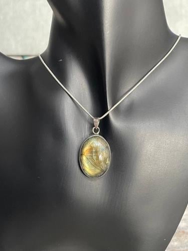 حجر الطاؤوس + برواز من الفضة