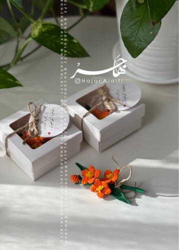 بروش وردة برتقالية