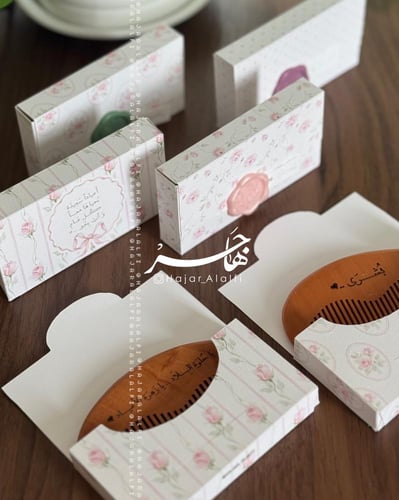 ميني مشط خشبي