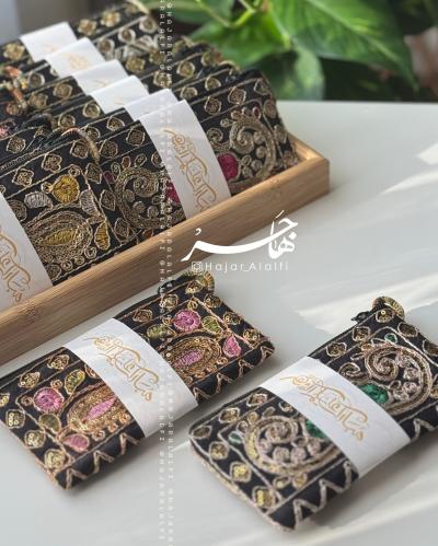 شنطة صغيرة بنقوش أنيقة