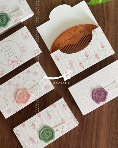 ميني مشط خشبي