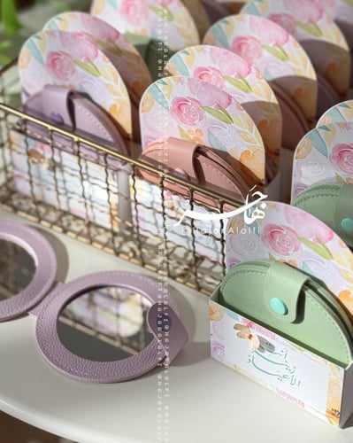 مرايا ( دلال الربيع )