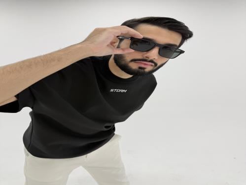 تيشيرت ستورم مطرز أسود