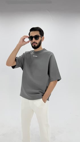 تيشيرت ستورم مطرز رمادي