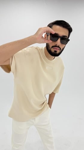 تيشيرت ستورم مطرز بيج