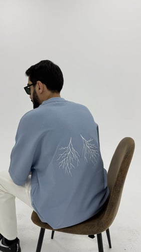 تيشيرت ستورم مطرز سماوي