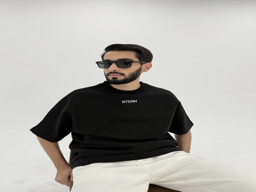 تيشيرت ستورم مطرز أسود