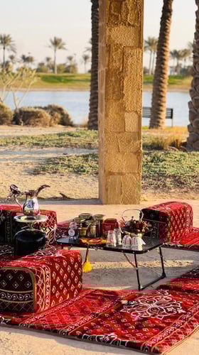 طقم 4 مدات ارضيه للبر مبطنة مع مراكي - نقشة حمراء