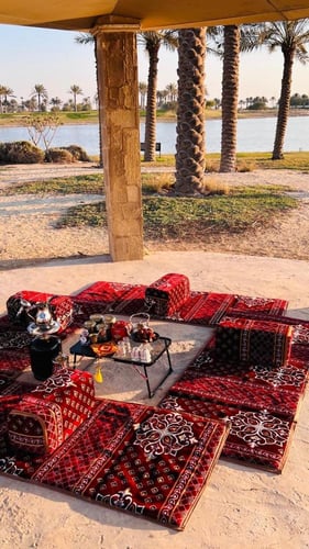 طقم 4 مدات ارضيه للبر مبطنة مع مراكي - نقشة حمراء