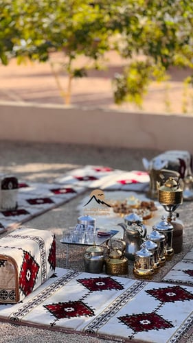 طقم 4 مدات ارضيه للبر مبطنة مع مراكي - نقشة نجدية