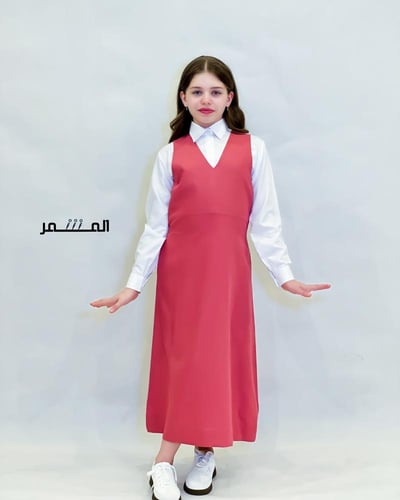 مريول وردي فاتح -القطيف