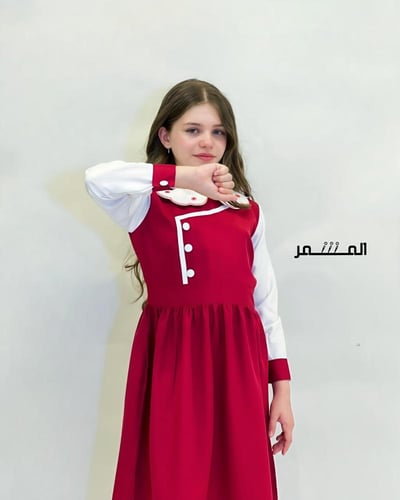 مريول وردي غامق - الرياض