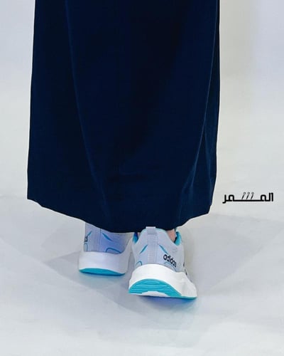 حذاء رياضي - أديداس ( رمادي فاتح- ازرق )