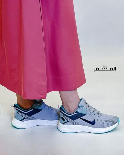 حذاء رياضي -نايك (رمادي فاتح - ازرق)