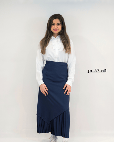 تنورة كحلي -كسرات من الاسفل