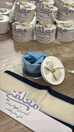 ربطات شعر سكارف بعلب اكليريلك