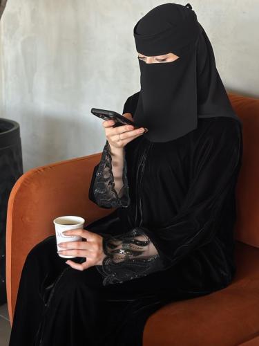 عبايه 888+طرحه مجانا