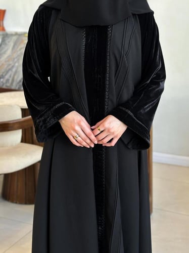 عباية مميزه +طرحه ونقاب مجانااا