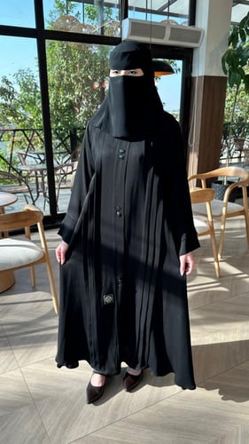 عبايه 30 +طرحه مجانا