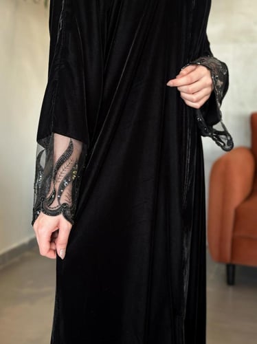 عبايه 888+طرحه مجانا