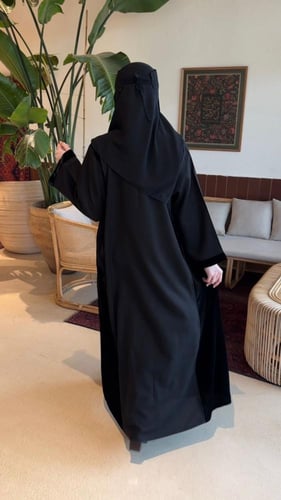 عبايه 444 طرحه + نقاب مجانااا