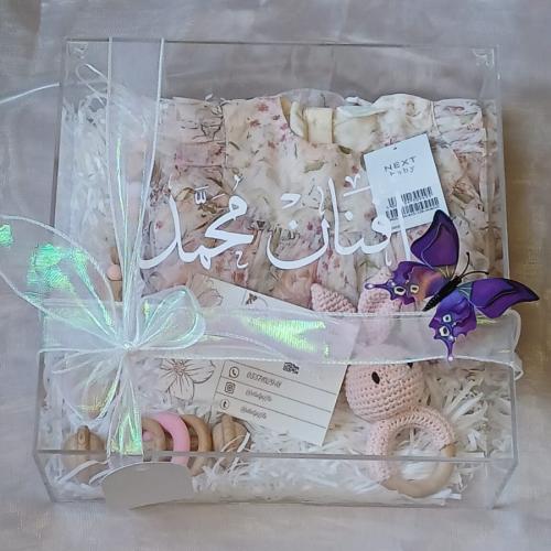 علبة اكريليك شفافة مخصصة بالاسم