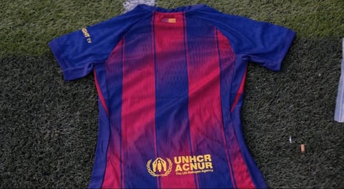 قميص برشلونه الاساسي الخاص بموسم 2025/2026