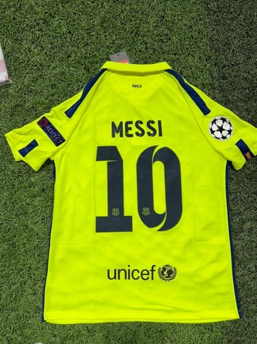 طقم برشلونه الثالث-بطباعة اسم ورقم الاسطورة ميسي