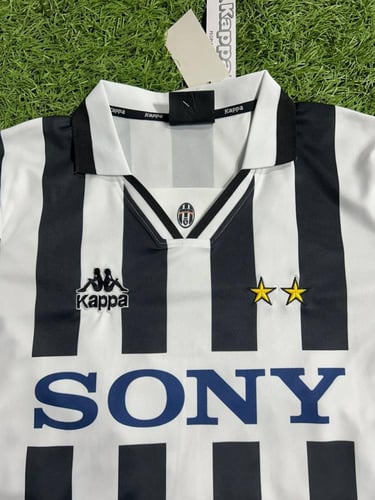 قميص يوفنتوس موسم 1996-1997