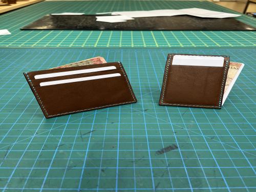 ورشة عمل حافظة كروت