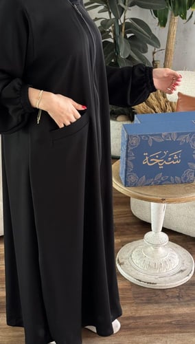 عباية عملية سحاب وجيوب بارزة