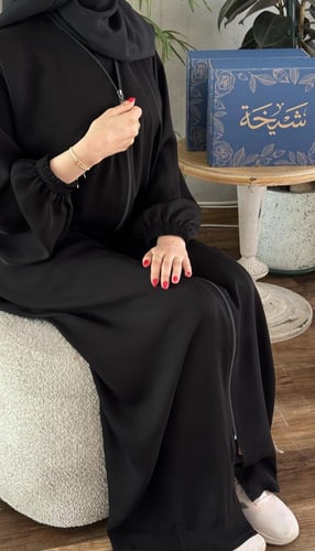 عباية عملية سحاب وجيوب بارزة