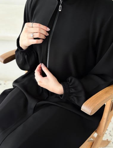 عباية عملية بسحاب وجيوب مخفية