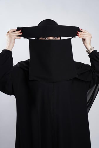 نقاب ملكي مبطن حرير أسود إسلامي (ربطة)