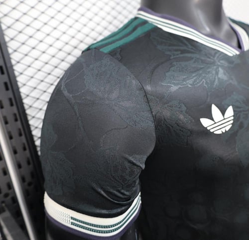 تيشرت جوفنتوس (2025-26) الاحتياطي