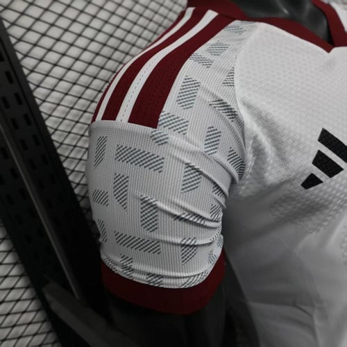 تيشرت الإمارات (2026) الاساسي