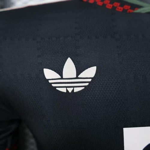 تيشرت بايرن ميونخ (2025-26) الاحتياطي