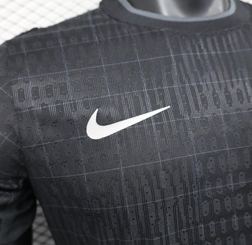 تيشرت توتنهام (2025-26) الاحتياطي