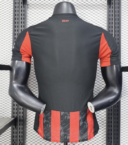 تيشرت اي سي ميلان (2025-26) الاساسي