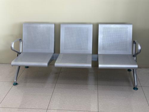 كرسي مقعد انتظار و استقبال ثلاثي معدني مقدم لكم من...