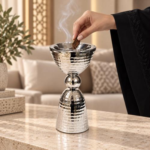 مبخرة فاخرة بلمسة فضية