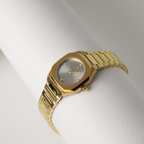 ساعة ماربلينو نسائي ذهبية بمينا فضي و4 فصوص ألماس