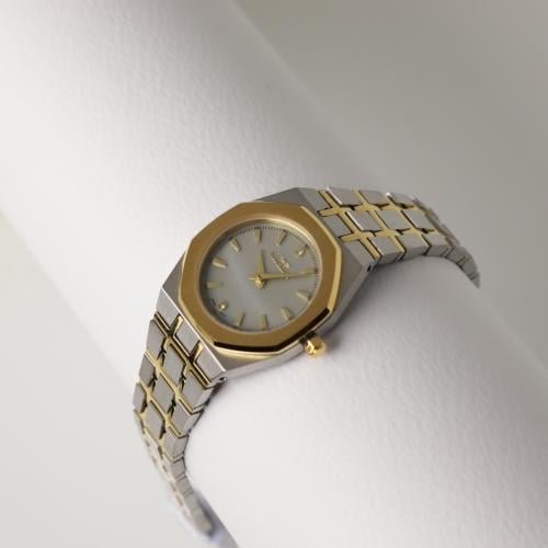 ساعة ماربلينو نسائي فضية بمينا فضي و 2 فصوص ألماس